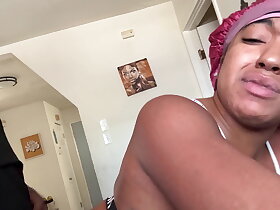 家庭剧年轻性感的继女在上学前第一次想要肛交