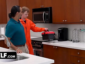 恳求继母参加#Cuminyourmomchallenge - Charli Phoenix