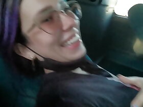 在公共服务巴士上口交和中出 - BlakeProductions