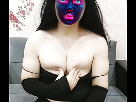 蒙面魅惑：黑衣雪肤性感热舞